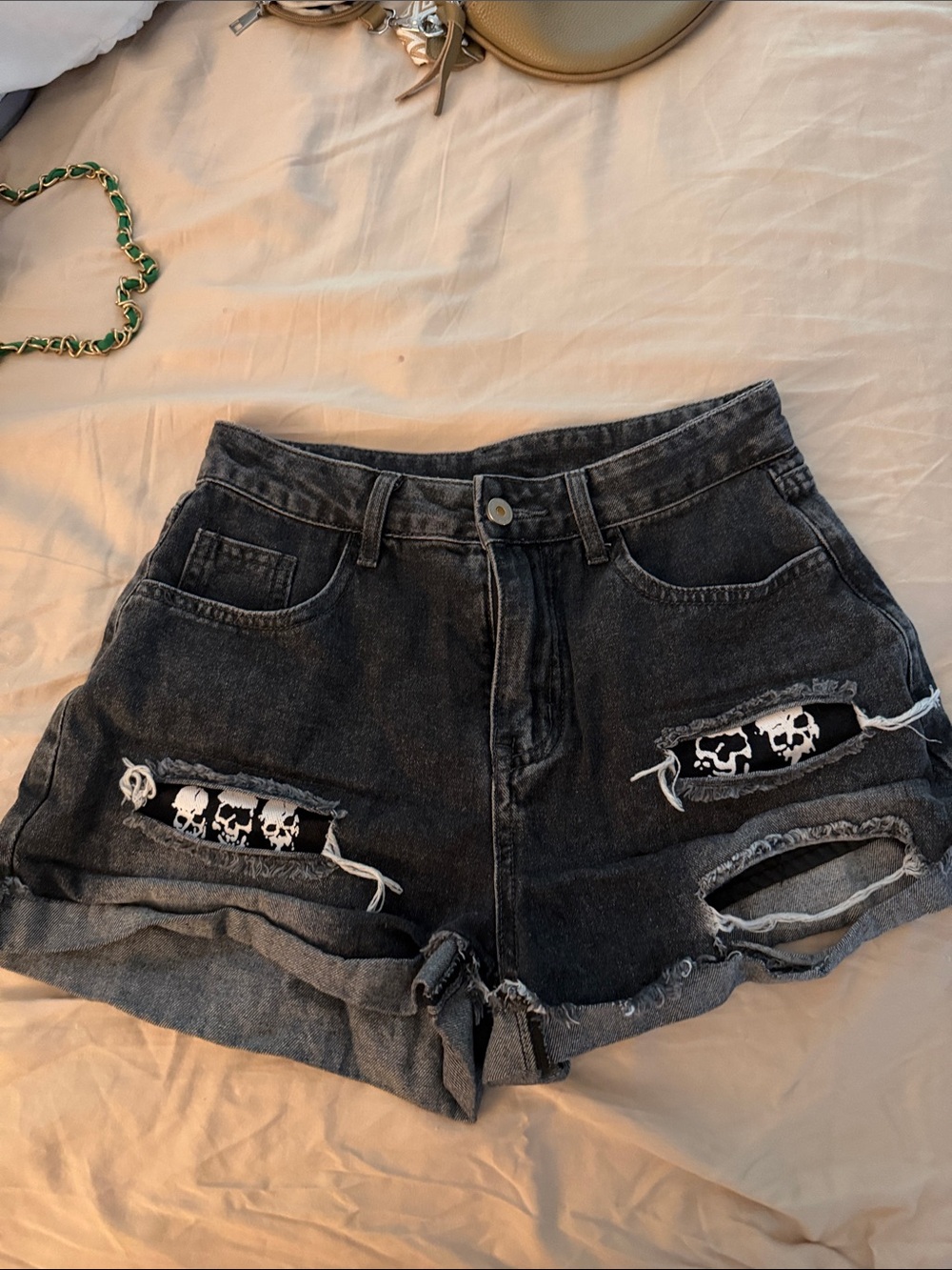 ROMWE Black Distressed Denim Shorts with Skull Patch